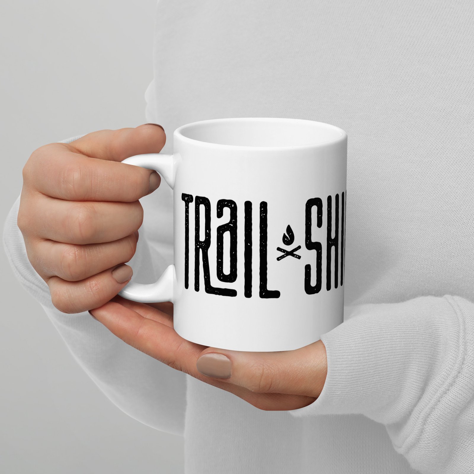 Taza blanca brillo Trail-Shirts horizontal vista manos