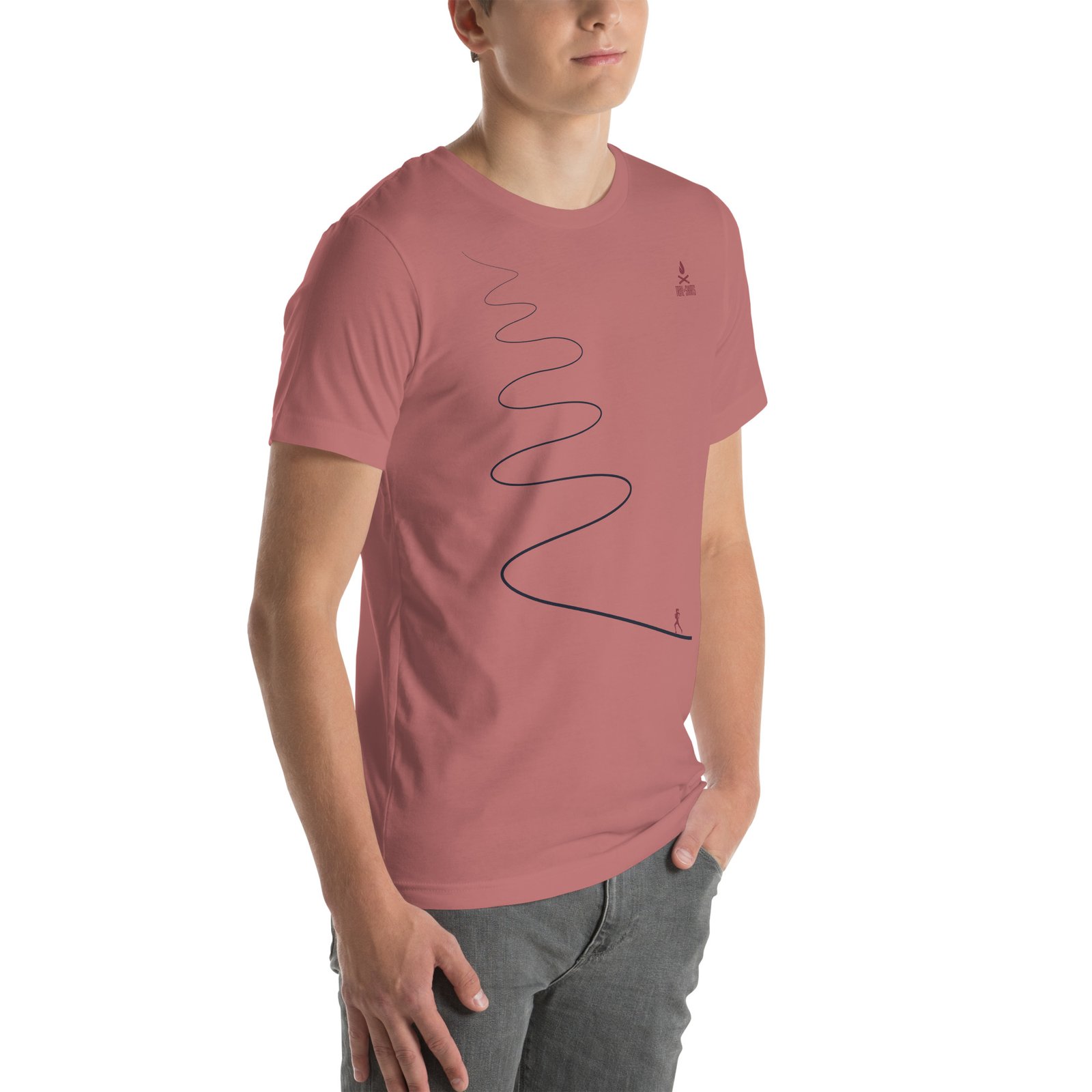 Camiseta rosa para hombre con diseño "Trail Running Infinito" y silueta de corredor.
