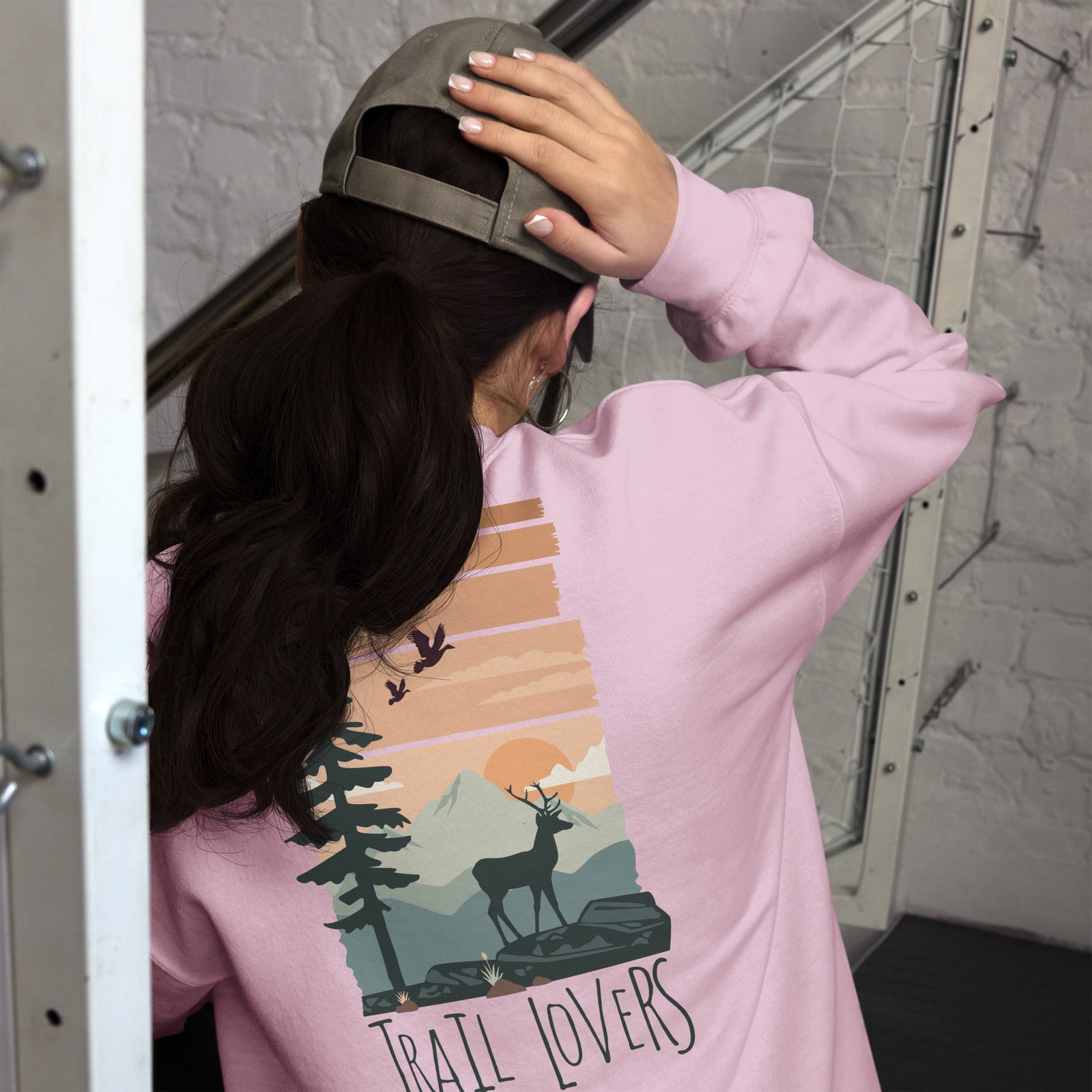 Sudadera rosa mujer Trail Lovers diseño ciervo naturaleza espalda corte femenino
