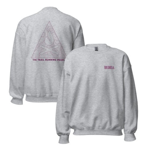 Sudadera unisex gris con diseño de trail running y montañas